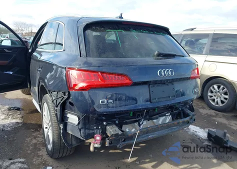 2018 Audi Q5 2.0T Premium/2.0T Tech Premium z USA, uszkodzony, nr VIN WA1BNAFY0J2214192